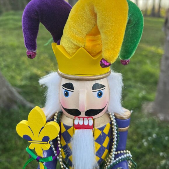 Mardi Gras Jester Nutcracker Christmas Decoration Holiday Decor Gift - Picture 2 of 4